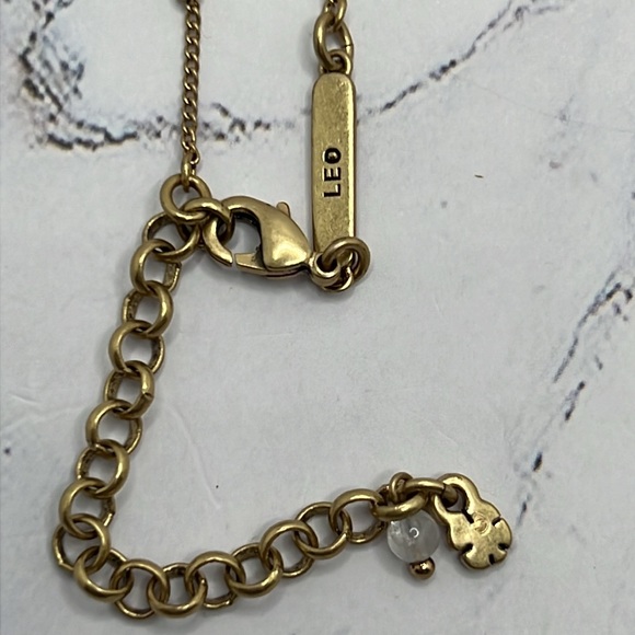 Lucky Brand Leo Pendant Necklace. - Picture 4 of 4
